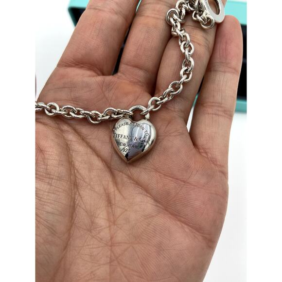 Tiffany and Co. Full Heart Toggle Bracelet in Sterling Silver - Picture 4 of 9